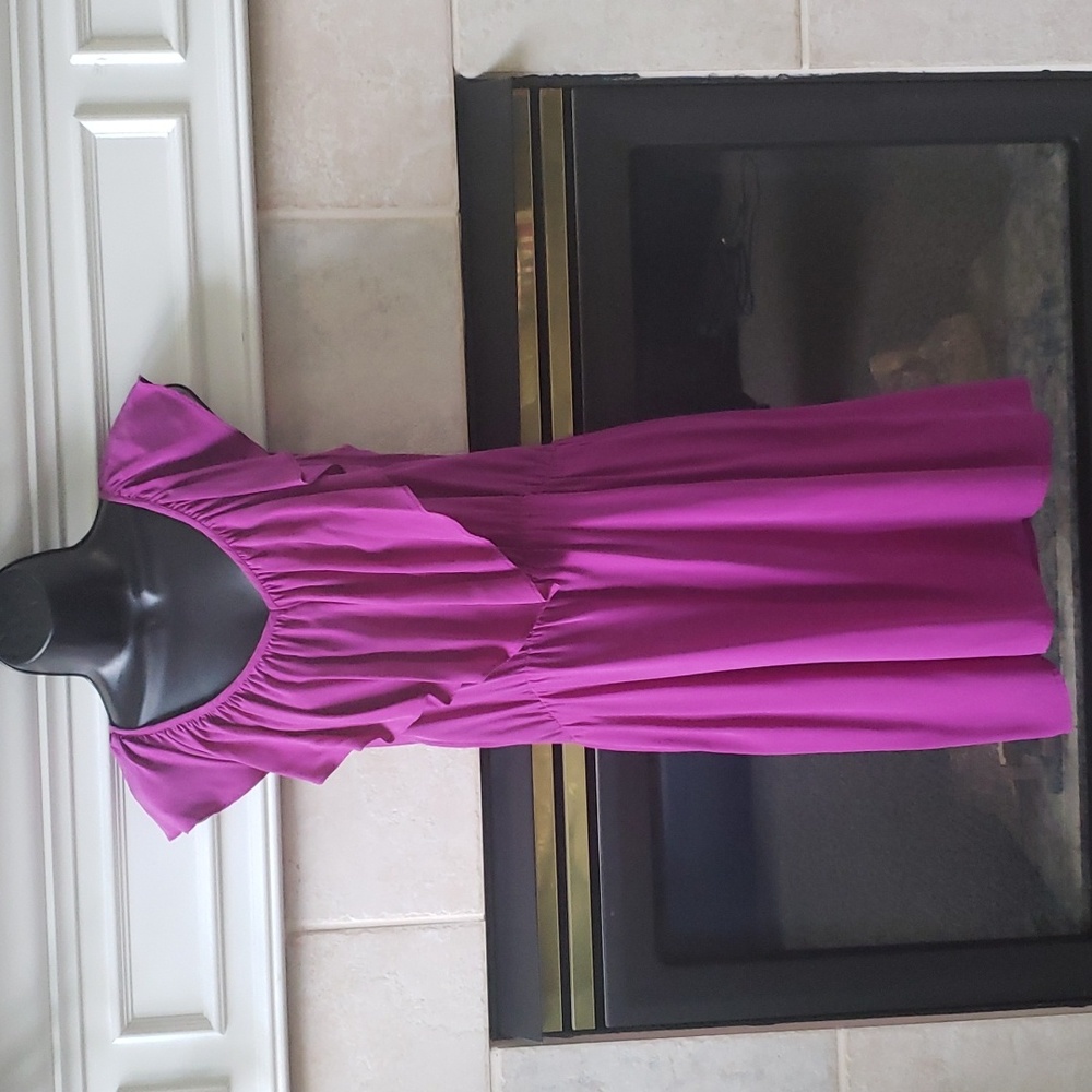 💥4/$20 100% Silk Amanda Uprichard Cocktail dress- Size Medium.